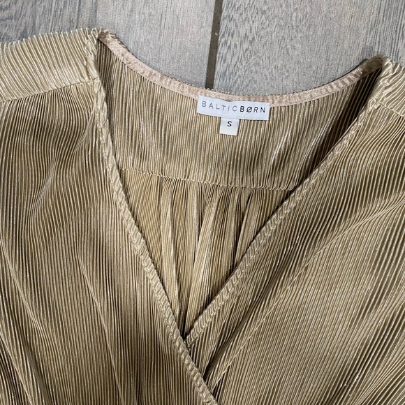 Baltic Born Gold Athena Pleated Maxi Dress Size Small - Picture 7 of 7